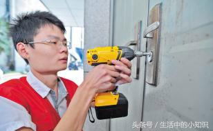 钥匙断在锁里怎么办妙招,钥匙断在锁锁孔里面的处理方法