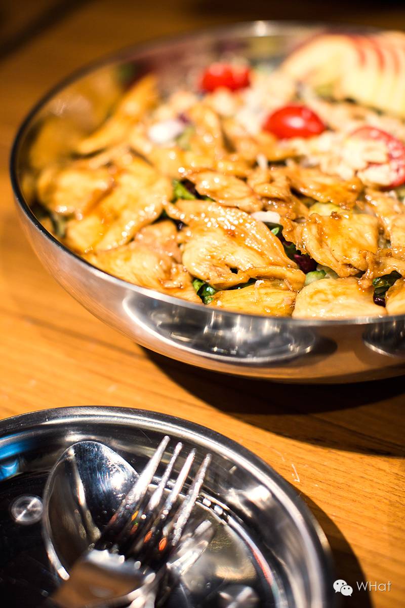 这家漫咖啡旗下的韩餐酒吧终于开到武汉，能俯瞰武汉天地凌晨夜景