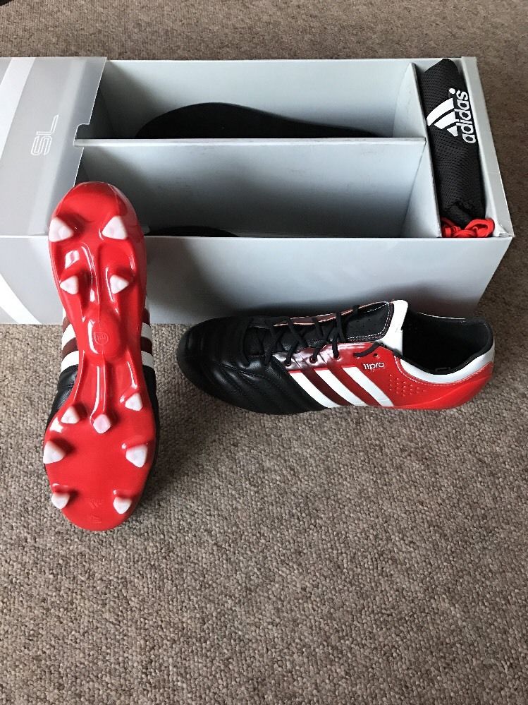 阿迪达斯足球球鞋测评,足球鞋选择nike还是阿迪达斯