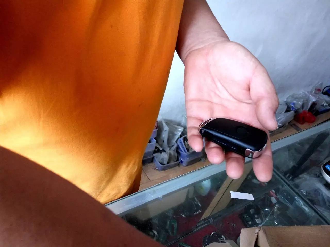 车钥匙掉了怎么办还有油,车钥匙掉了有什么办法找吗