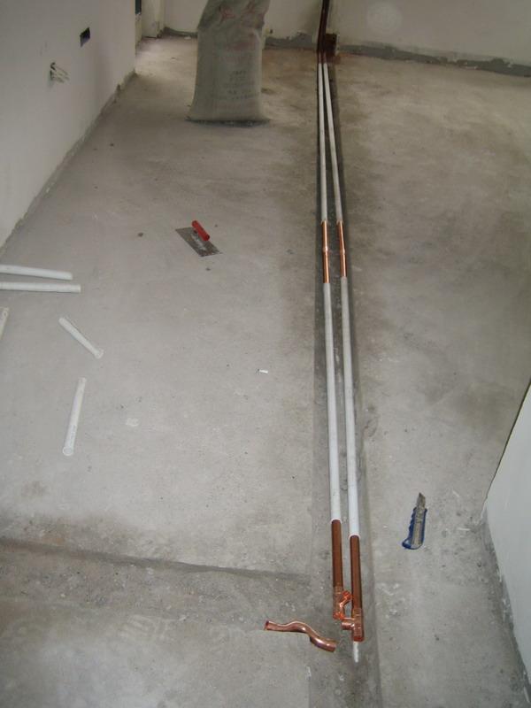 暖气管漏水找物业还是自己找人修,暖气管漏水由谁来修