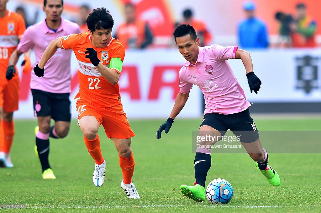 阿迪达斯足球球鞋测评,足球鞋选择nike还是阿迪达斯