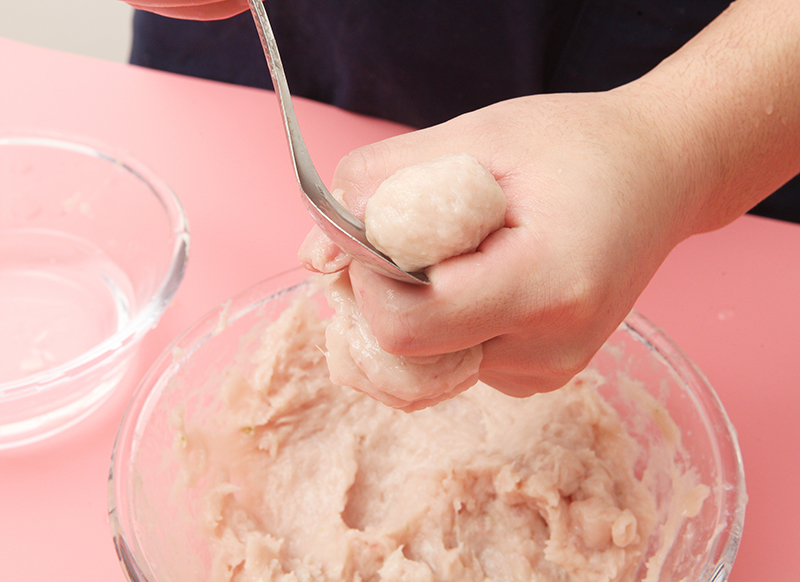 香港街头小吃第一名浓香咖喱鱼丸,香港阿姨咖喱鱼丸