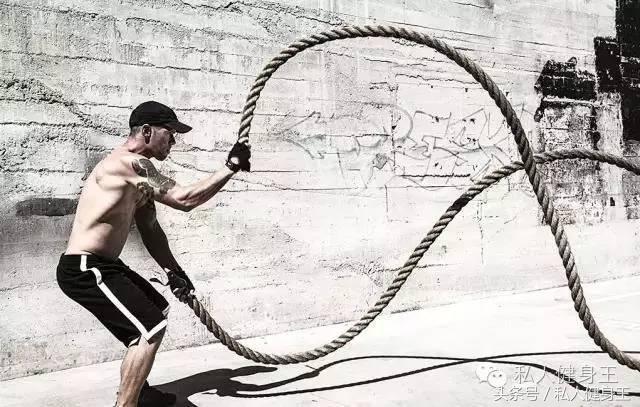 战绳训练能够锻炼哪些肌肉,战绳减肥训练动作大全