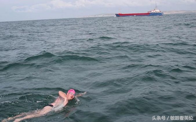 法国——英国的“甜蜜敌人”（大胡子迈克笔尖下的英国）中英双语