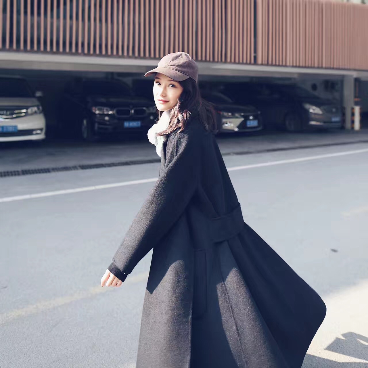 双面羊毛呢大衣让你知道：寒冬想要时尚轻薄又保暖绝对没问题