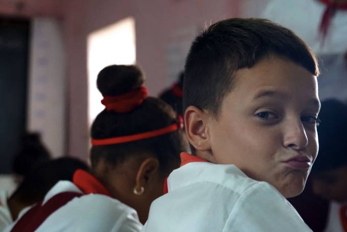 在古巴,1个人1个月只能有5个鸡蛋