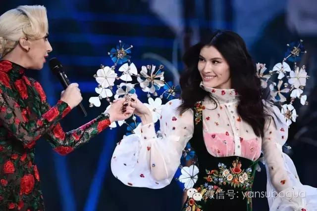 今年的维密秀,维密红高粱