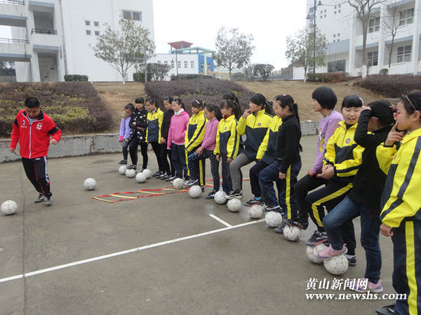 祁门二中足球赛,祁门二中校园足球
