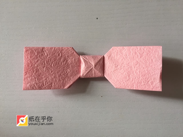 纸在乎你手工折纸大全：领结折纸视频图解
