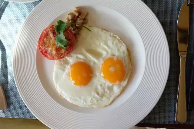 杨幂刘恺威最新一期从酒店出来,杨幂刘恺威法国巴黎定情之作