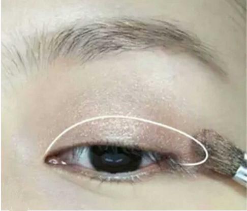 淡妆初学者必学的10个技巧,淡妆教程日常淡妆图片