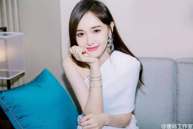 杨幂凌晨为baby送生日祝福,杨幂给唐嫣送祝福