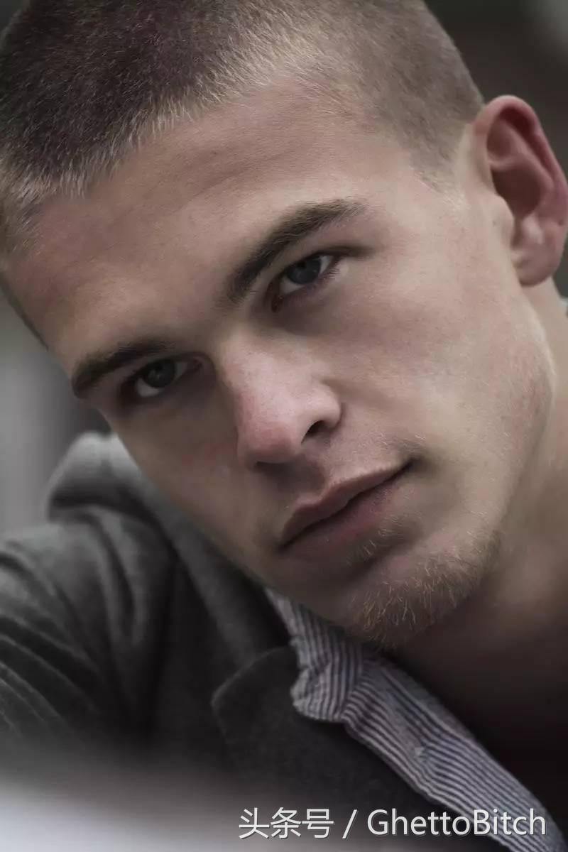 前一百只有两个肌肉男模，2017春夏时装周男模排行榜