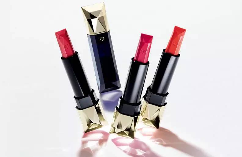 各个年龄阶段适合的护肤品品牌,日本年轻女性用什么化妆品好