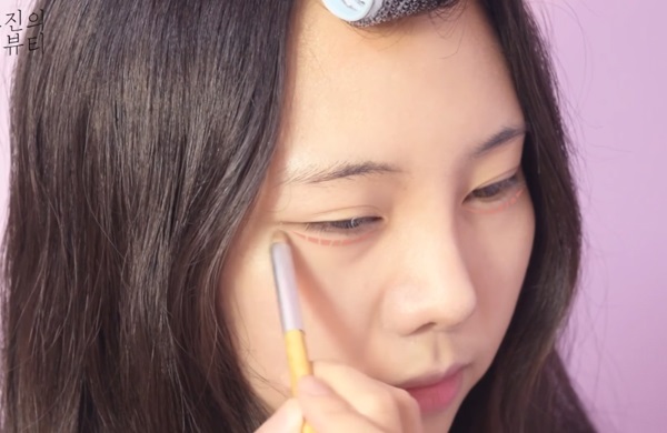 天生塌鼻梁矫正方法,天生塌鼻梁怎么可以变低