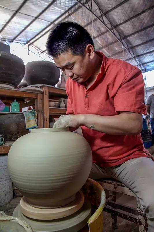 古瓷釉面莹润通透,品味古代青玉的匠心与艺术之美