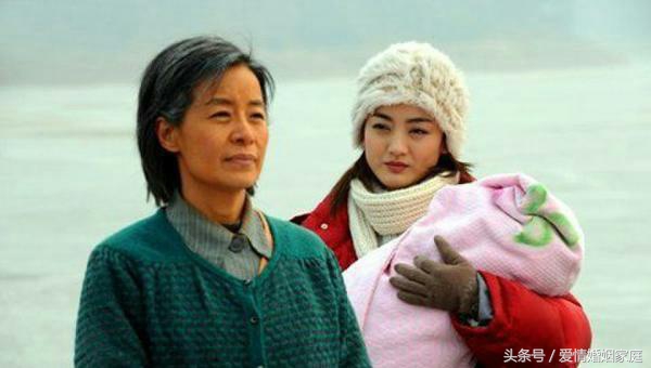 我妈用吸奶器给媳妇吸奶留下肿块，媳妇撒怨气三年不让我妈见孙子