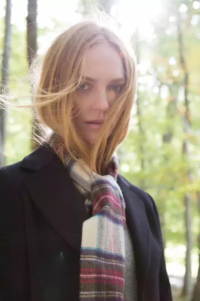 杨幂同款的围巾真洋气,杨幂同款格子围巾