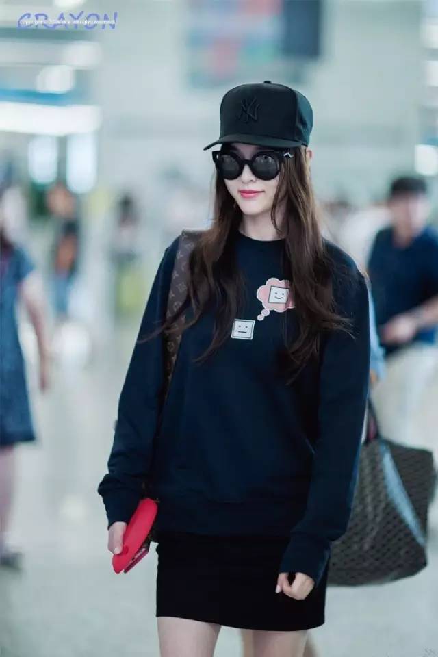 杨幂凌晨为baby送生日祝福,杨幂给唐嫣送祝福