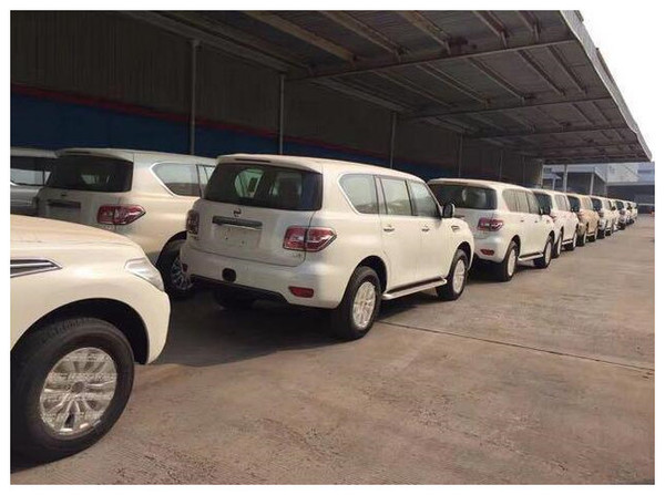 能干掉道奇的车,陆巡4000中东版和途乐哪个好