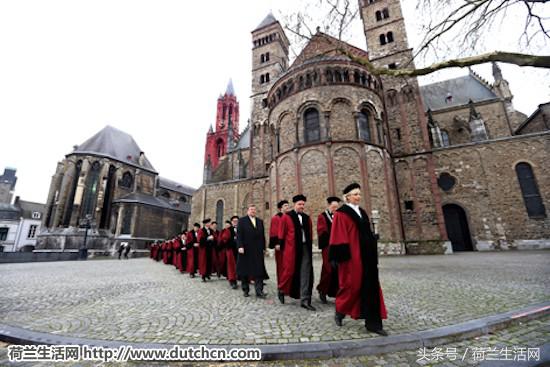 荷兰马斯特里赫特的“魔法圣诞”集市开幕啦！