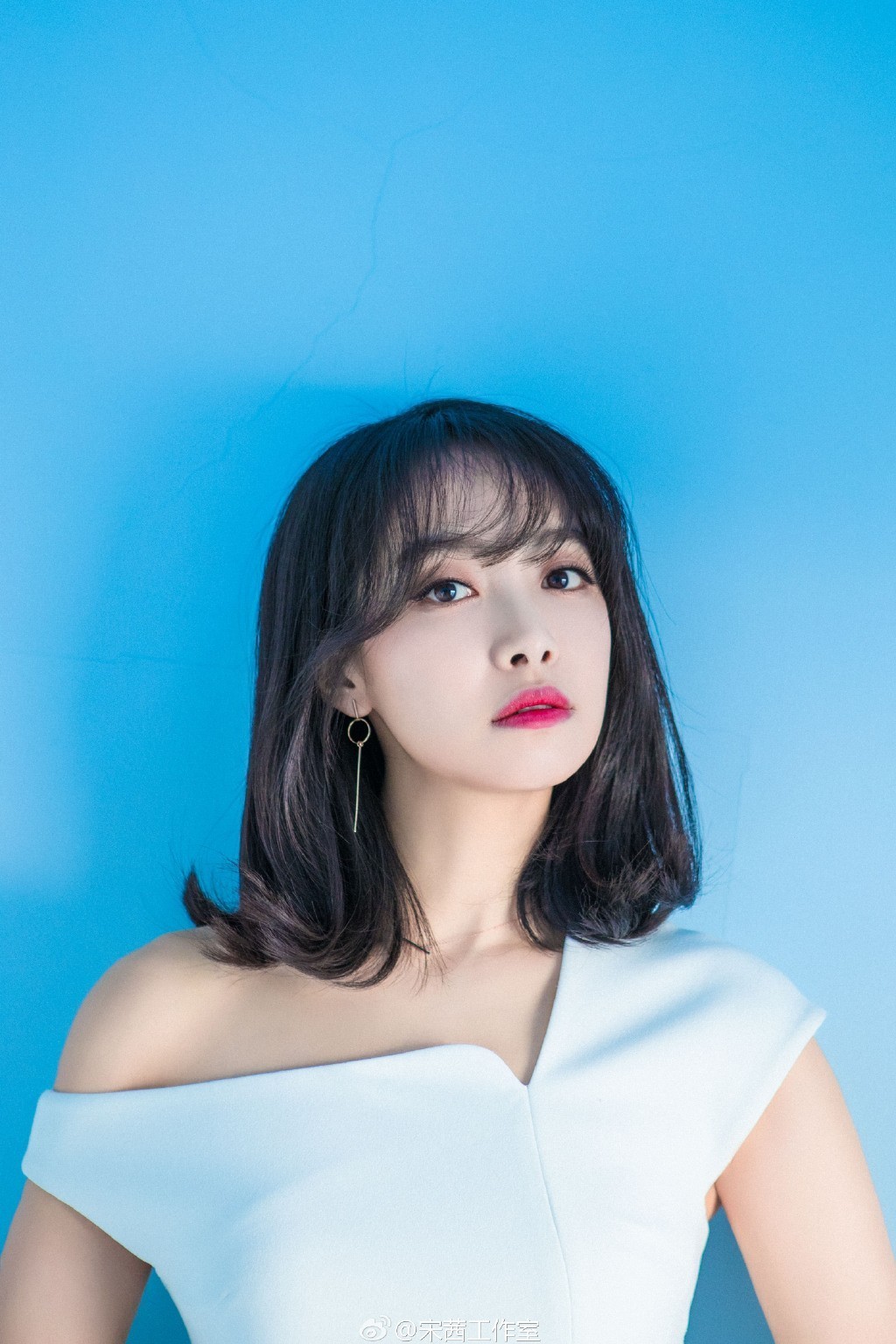 发际线太高怎么办不敢跑步,发际线太高怎样改善杨幂发型