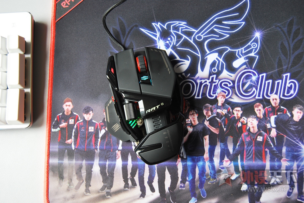 「烧友评测」理工男的玩具——美加狮MadCatzR.A.T.8鼠标评测