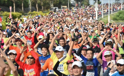 DONOTRUNCRAZYINTOTHATSUN-DAY