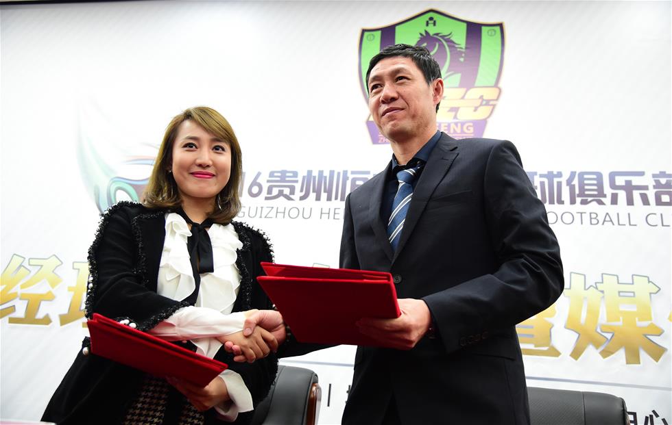 她们都是富二代，受老爸委托掌管俱乐部，自己似乎比俱乐部还出名