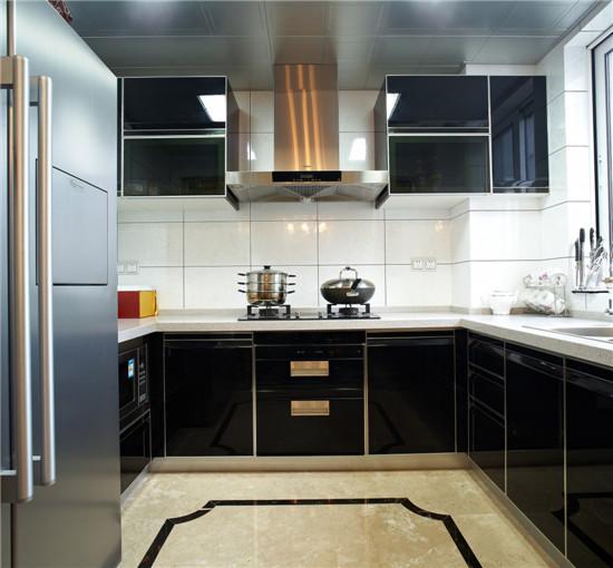 烤漆橱柜的优缺点,玻璃烤漆柜门是UV烤漆门板吗