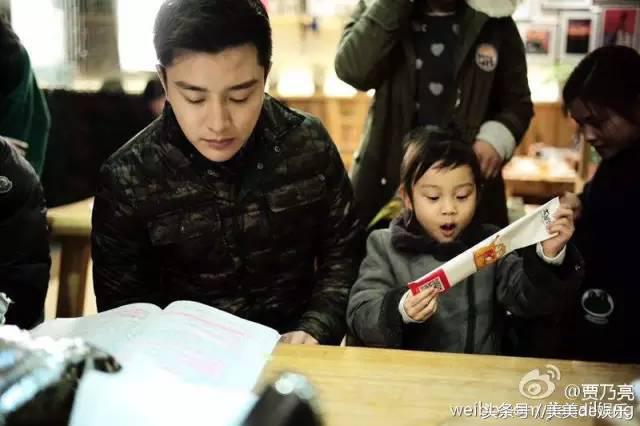 “综艺一姐”是王源的头号粉丝！爸妈都是娱乐圈一线大咖背景雄厚