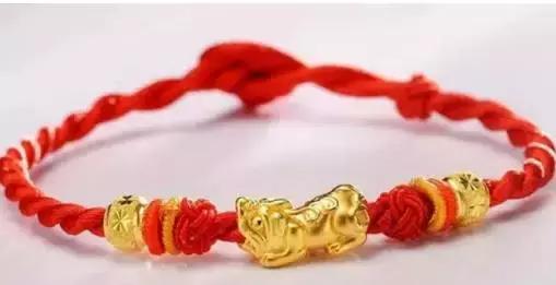 容易过敏的人戴什么饰品,佩戴饰品过敏处理