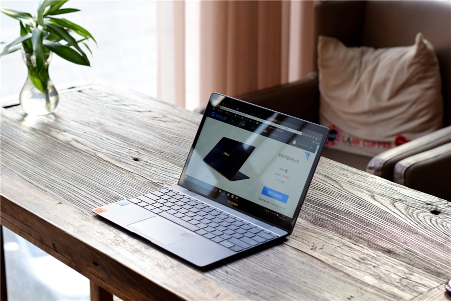 小米笔记本轻松拆机,比硬币还薄的小米笔记本开箱