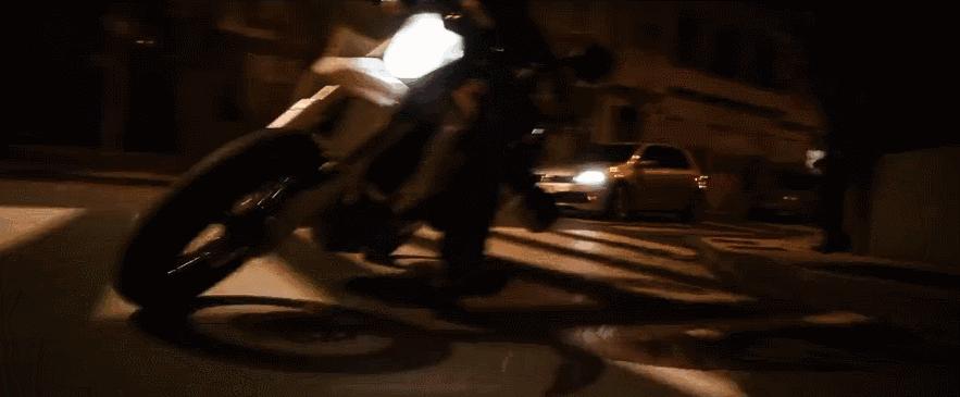 这部边看边吐的翻版《七武士》，最终还是让我燃起