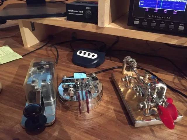 狂热者100元以下的蓝牙便携音箱,疯狂电吉他玩具