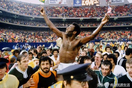 梅西距离大力神杯只差一步,梅西离球王的距离