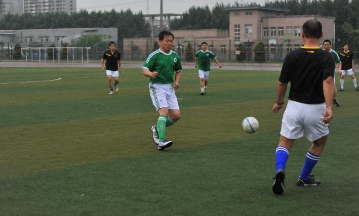 10个足球的最佳动作技巧,十个足球控球技巧