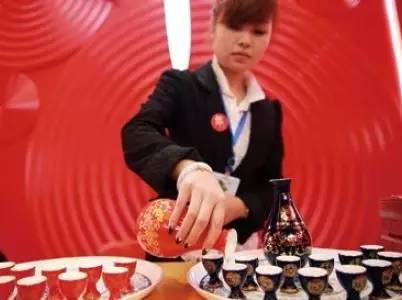 中国酒业该如何寻找发展新出路,洞悉酒业的发展趋势