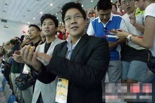 郭晶晶霍启刚逛超市视频,霍启刚郭晶晶逛街买菜