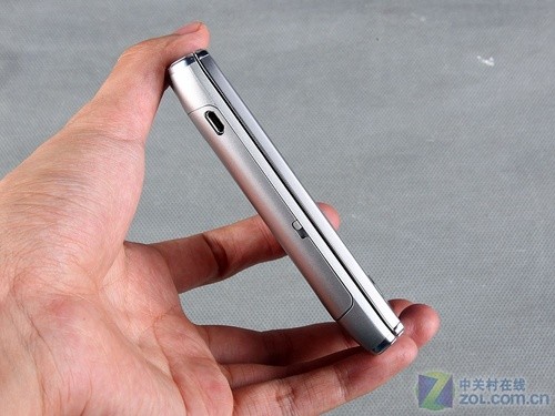 一年等待竟没进步？索尼爱立信X2评测