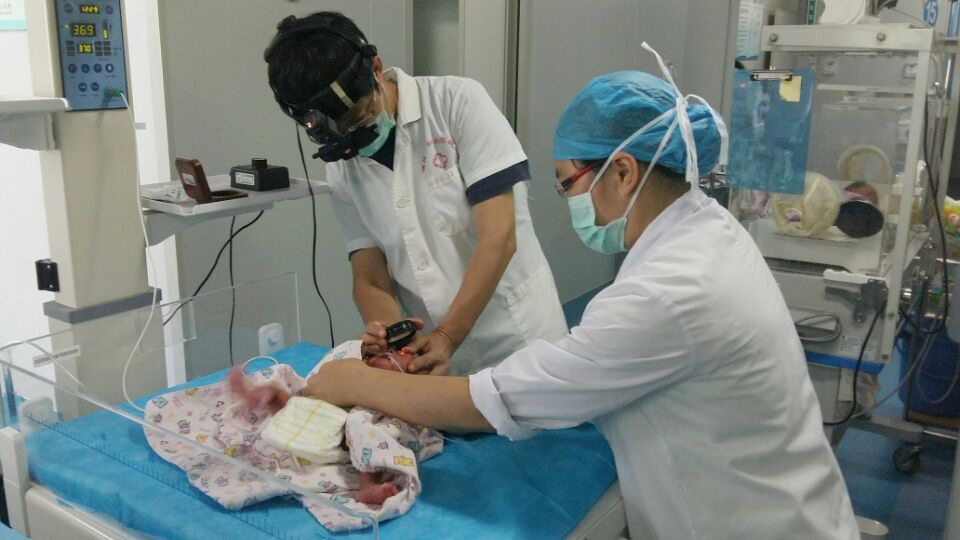 2.4斤早产儿后遗症概率,2.7斤早产儿养的活吗