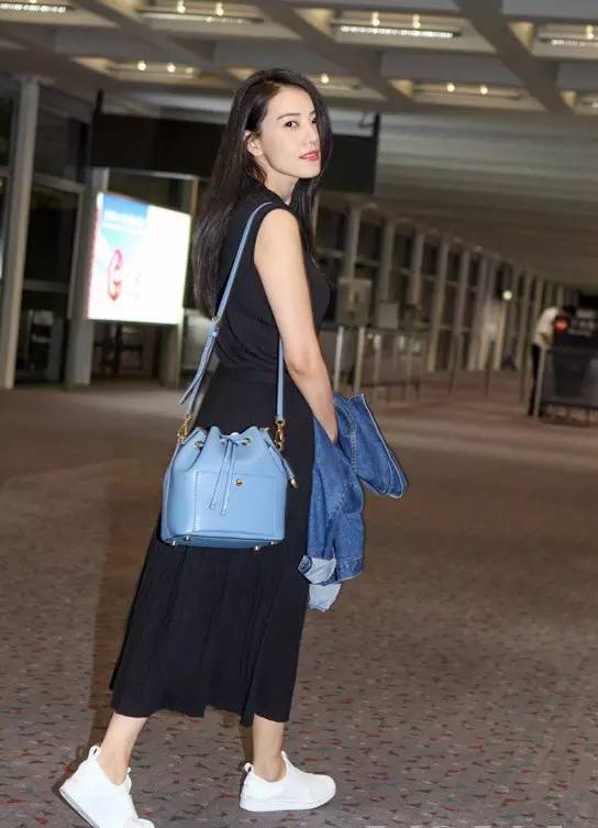 michaelkors奢侈品女包搭配,michaelkors时尚