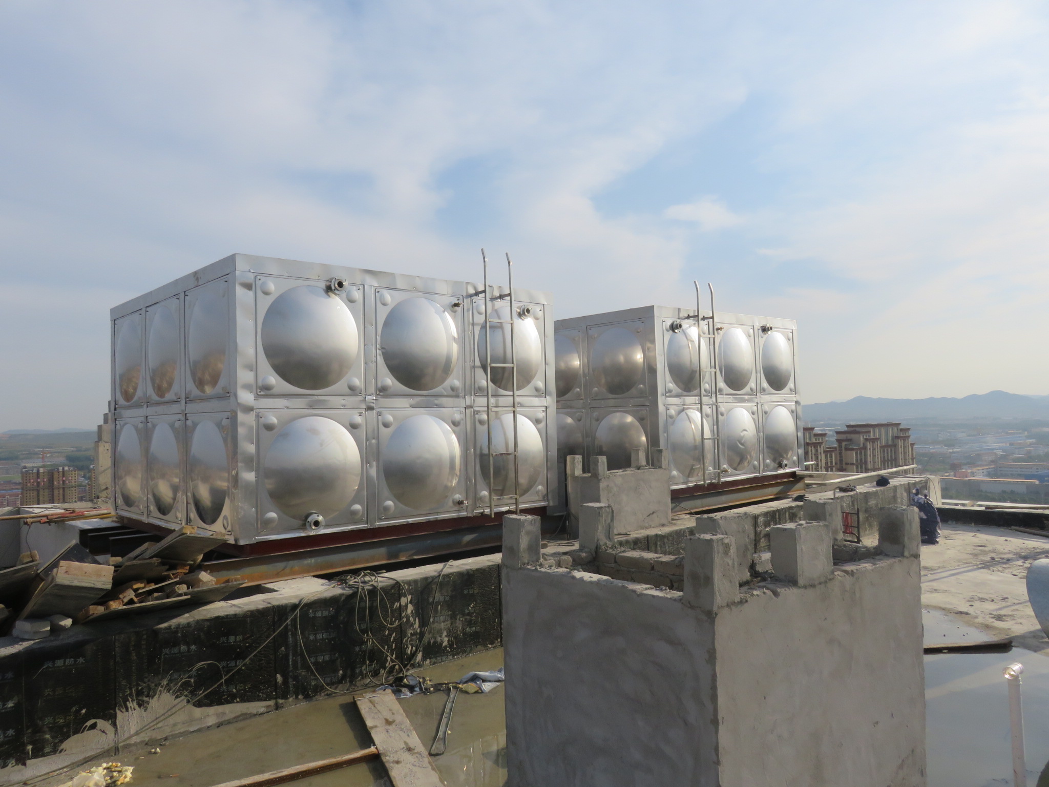 不锈钢水箱消毒杀菌怎么装,清洗不锈钢大型水箱的正确方法