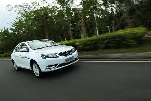 帝豪第四代旗舰版和思域,渴望拥有的小汽车