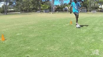 10种适用于足球爱好者的实用带球练习，赶快练起来吧！