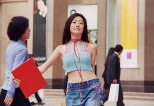 与周星驰签约8年只演2部戏,和周星驰合作过的31位明星现状