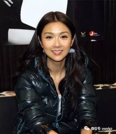 秘交三年富二代男友正式浮出水面，薛凯琪情归教育大鳄独子