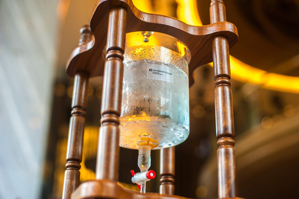 澳门旅游塔蹦极吃东西 (澳门旅游塔笨猪跳)