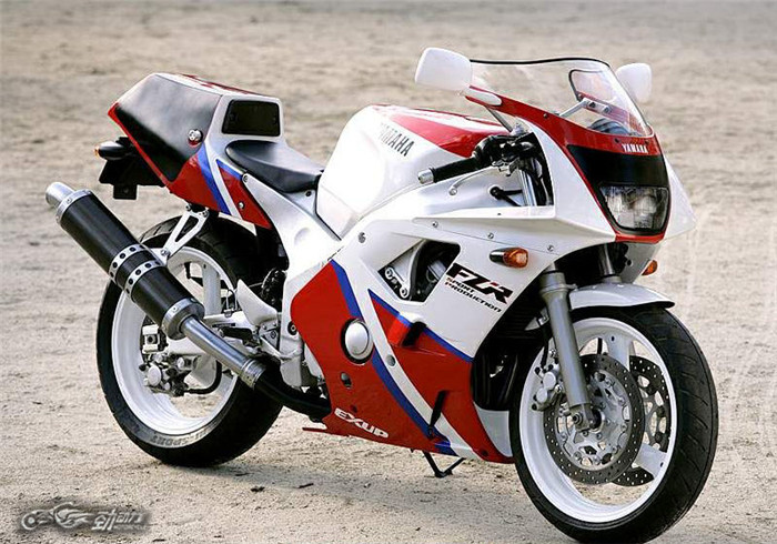 推荐几款400cc的新手跑车,来看看老帅哥年轻时候的样子